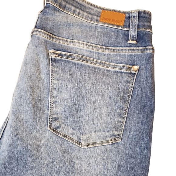 Judy Blue Distressed Skinny Fit With Camo Patches 15/32 - Picture 7 of 7